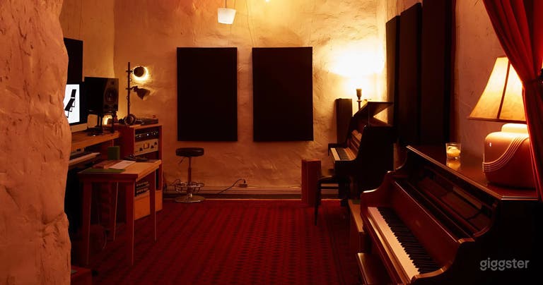  Estudio de producción íntimo con acústica de clase mundial 