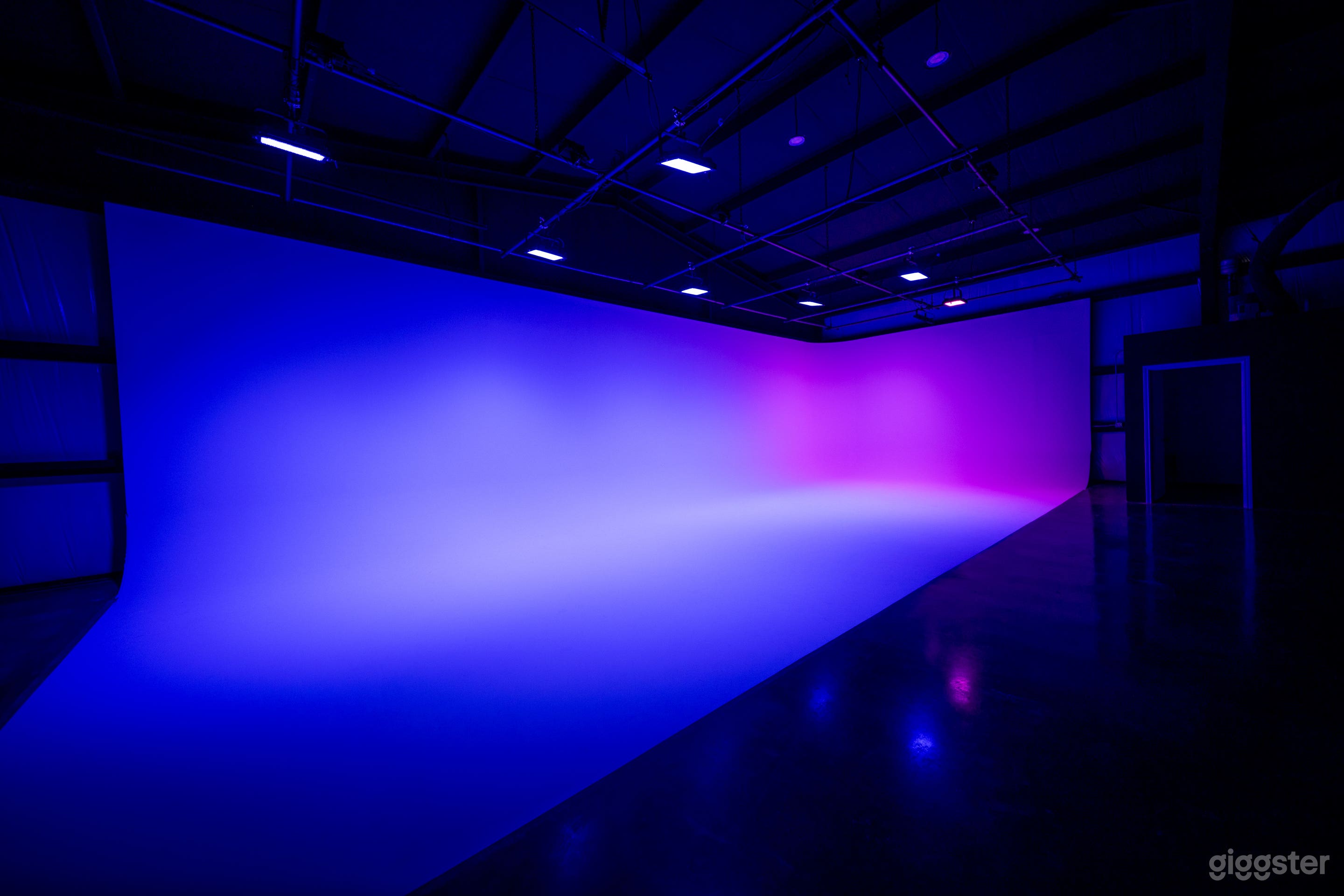 Creative Studio Space with Large Cyclorama Wall & Light Grid Photo 2