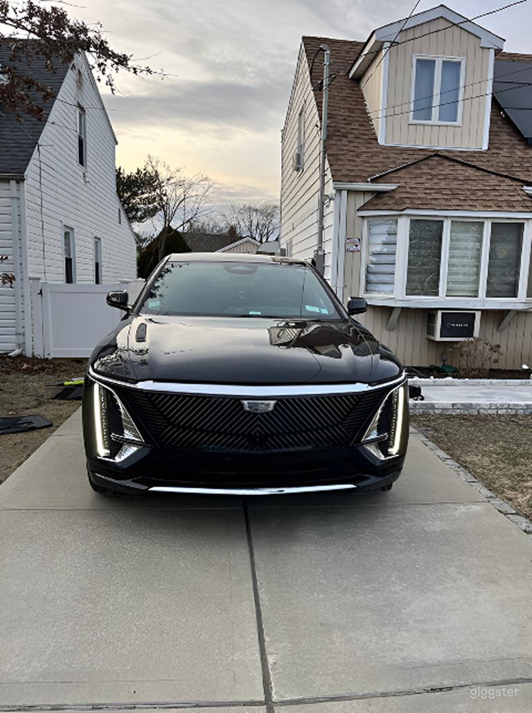  2024 Cadillac Lyric | Premium Electric Luxury SUV 