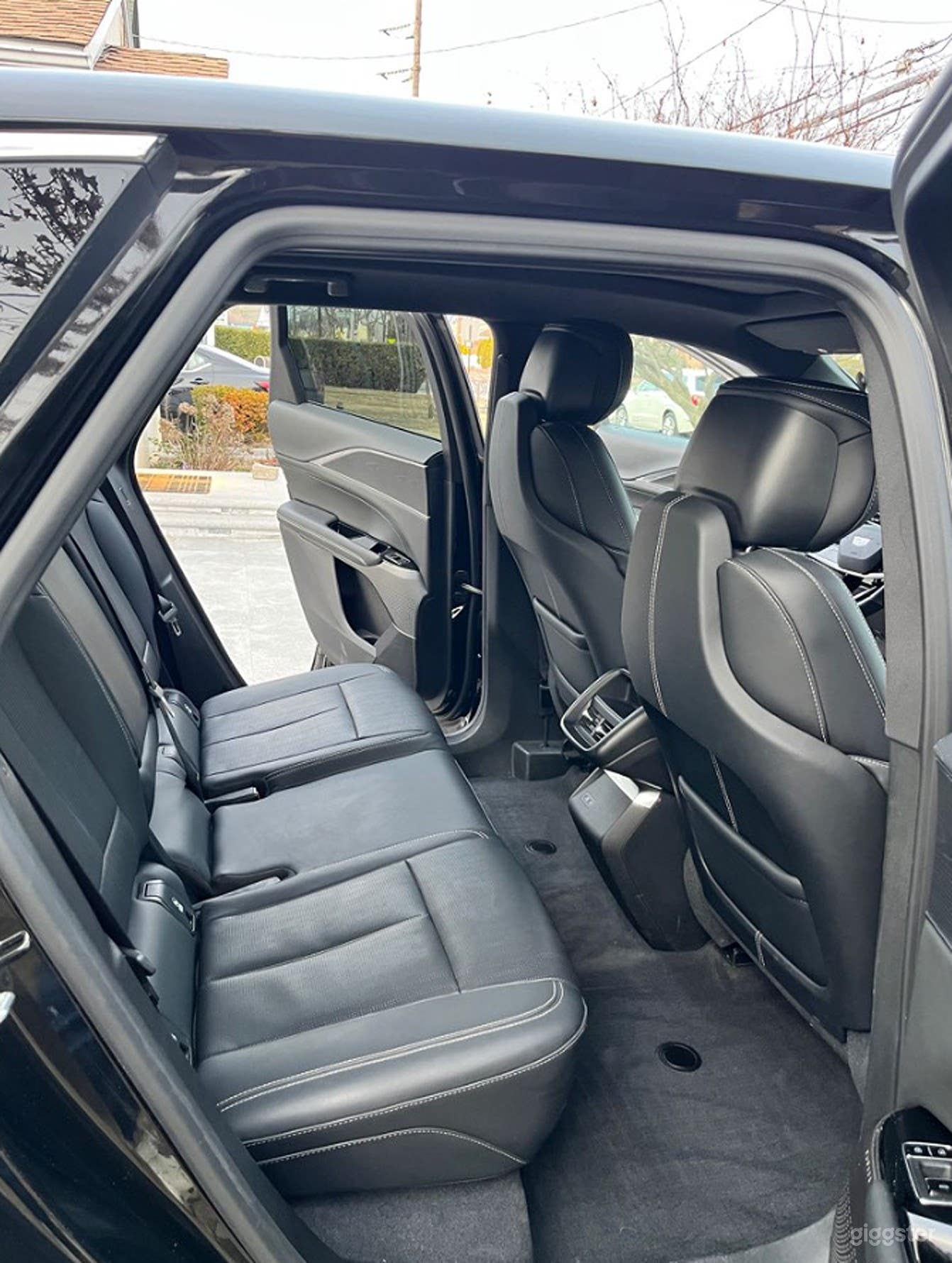 2024 Cadillac Lyric | Premium Electric Luxury SUV Photo 3