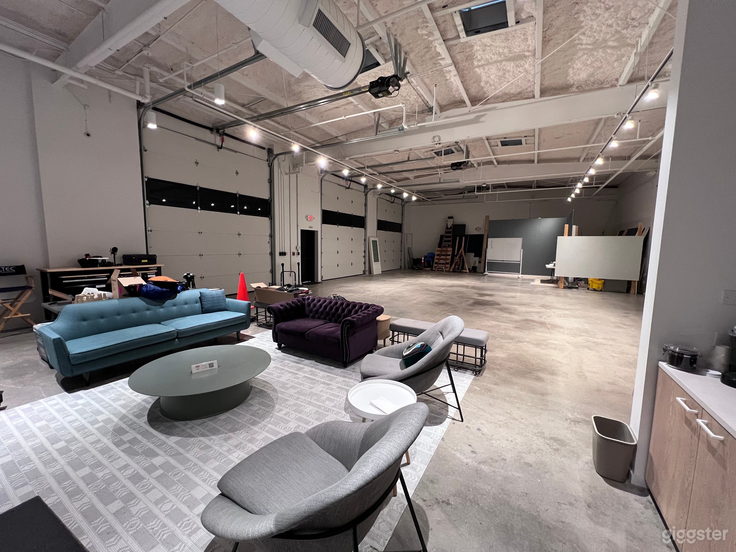 Adaptable Blank Canvas Studio for Video & Photo Photo 1