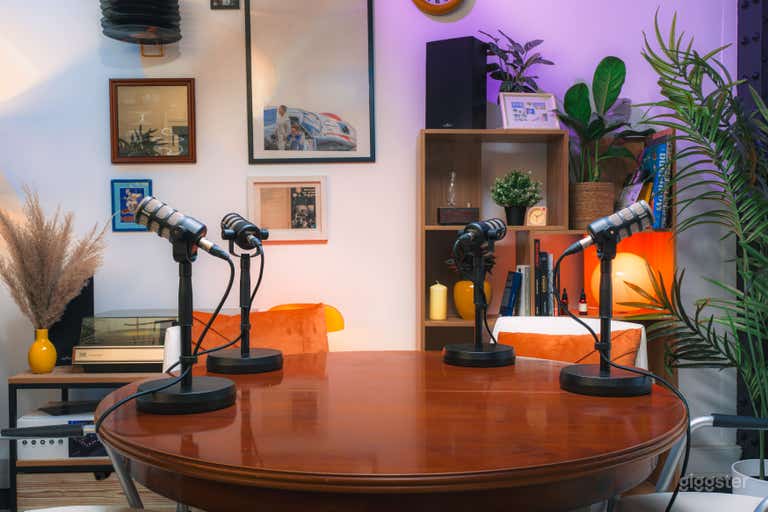  Studio Podcast & Film Pro 