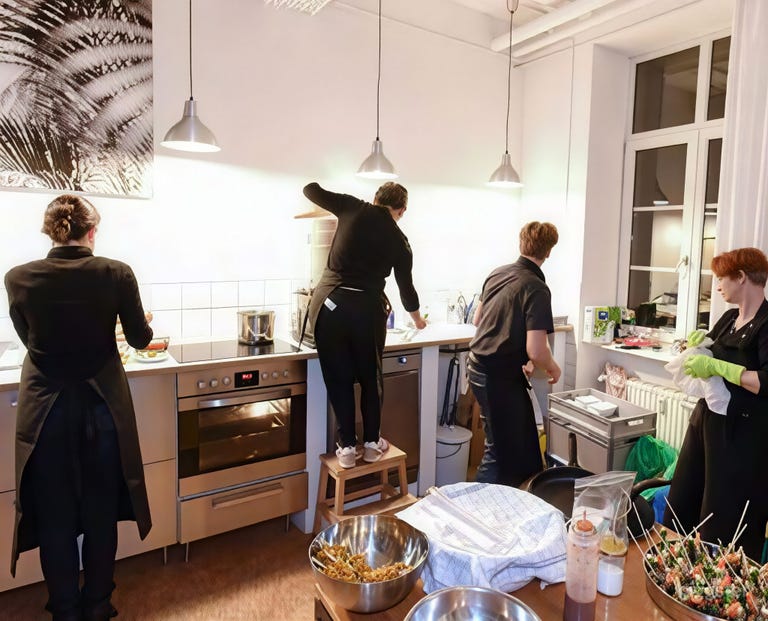  Open Kitchen 