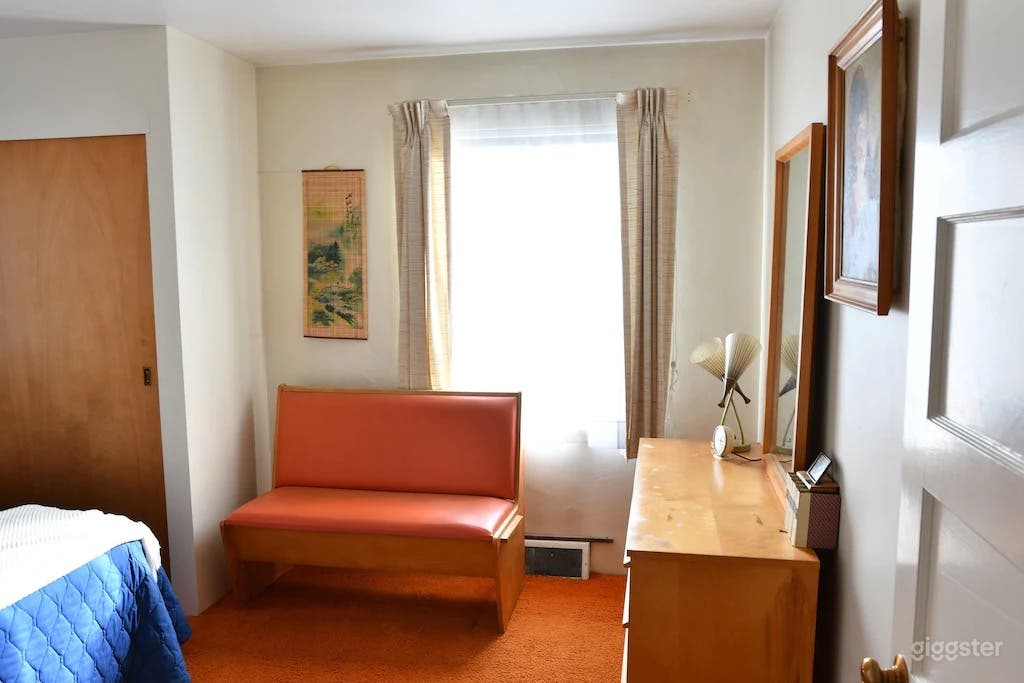 Vintage Style Furnished Home Photo 2