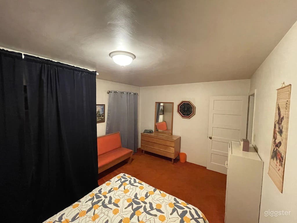 Vintage Style Furnished Home Photo 1