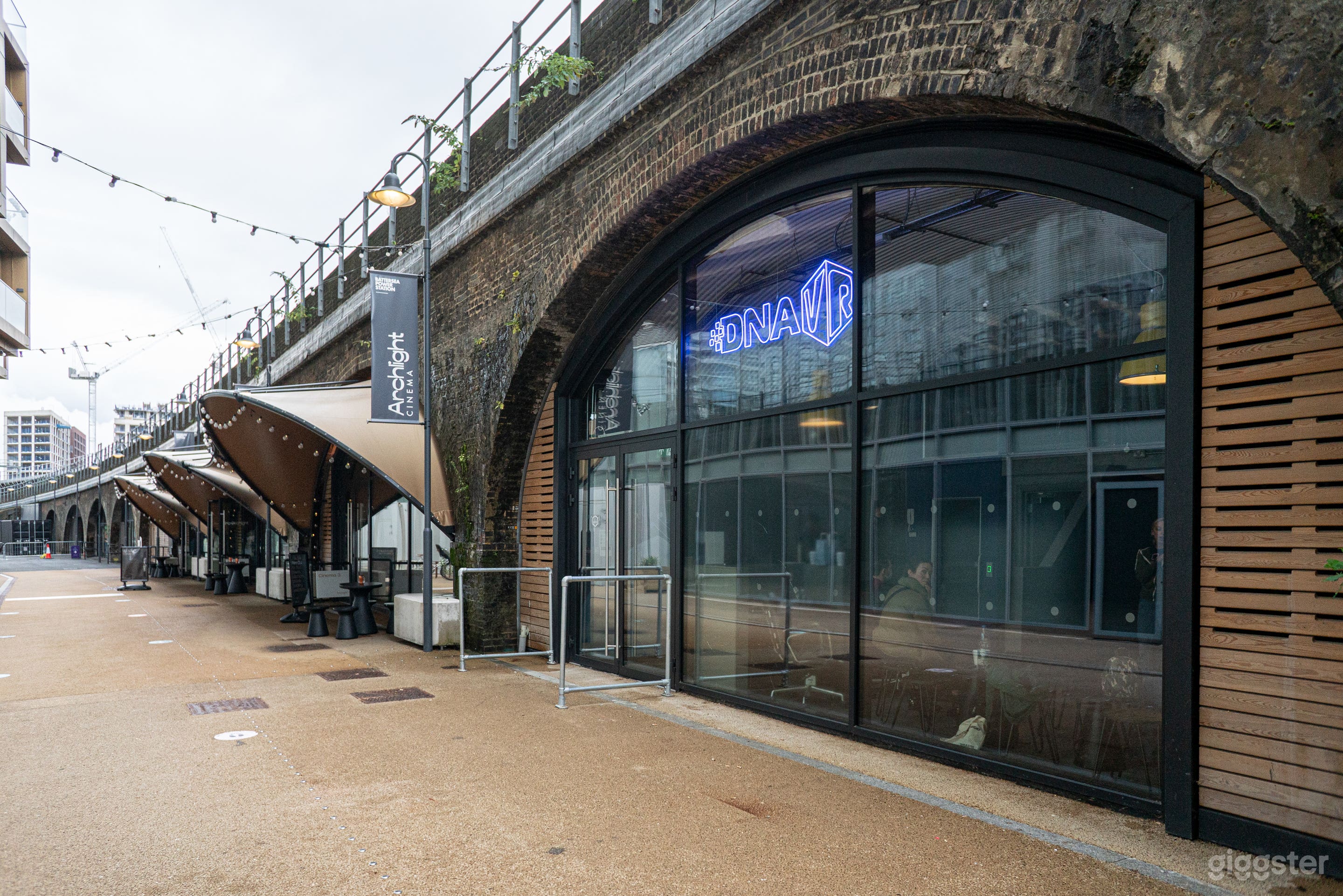 Exterior, Arches Lane