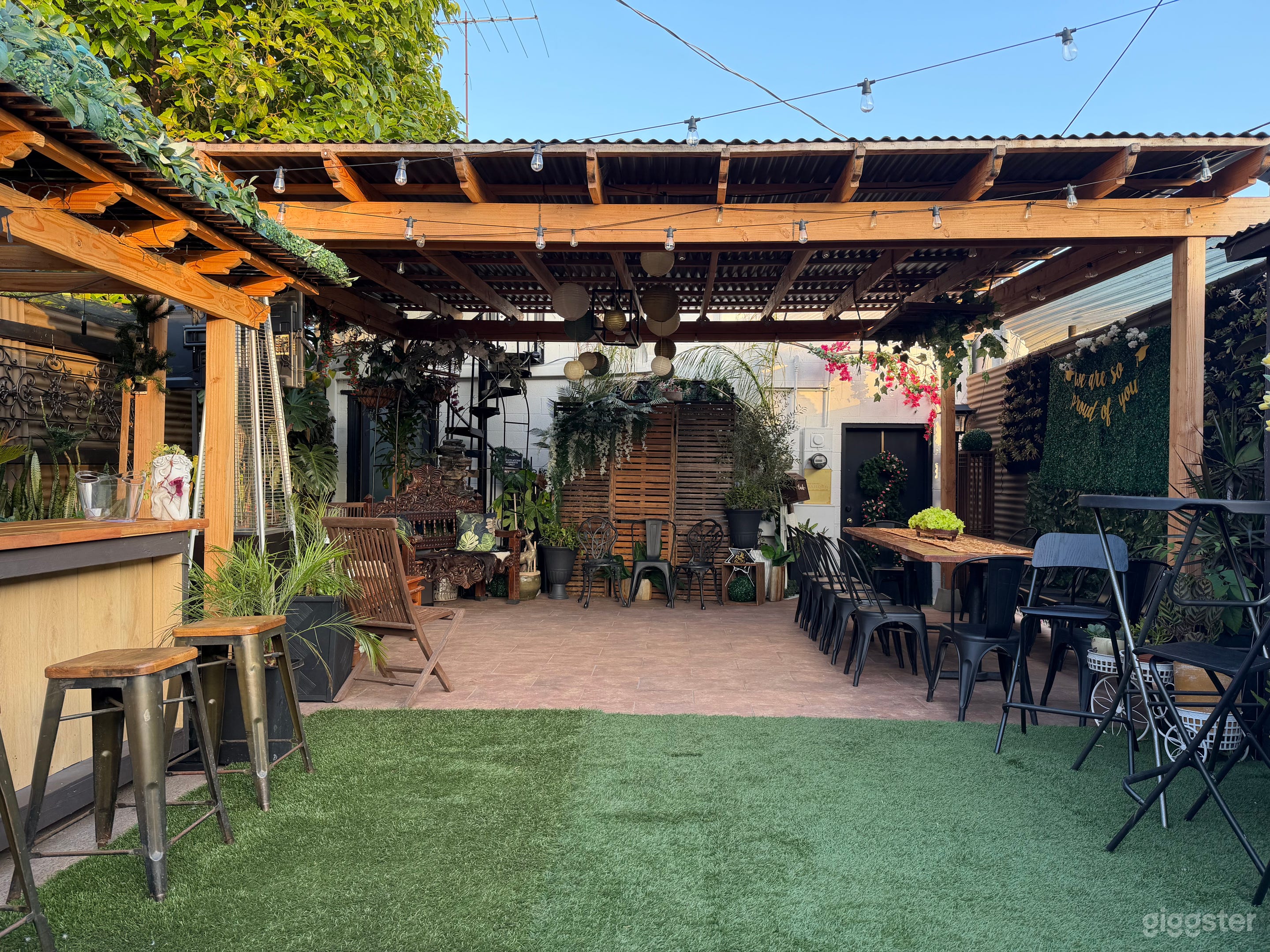 The Mar Vista Garden Bar Photo 1