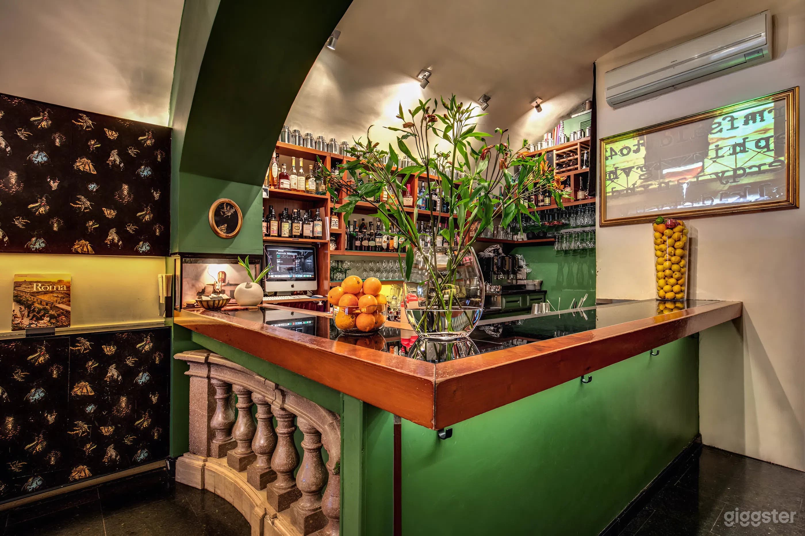 Foto di Cocktail Lounge in Stile Loft nella Piazza Storica di Roma 4