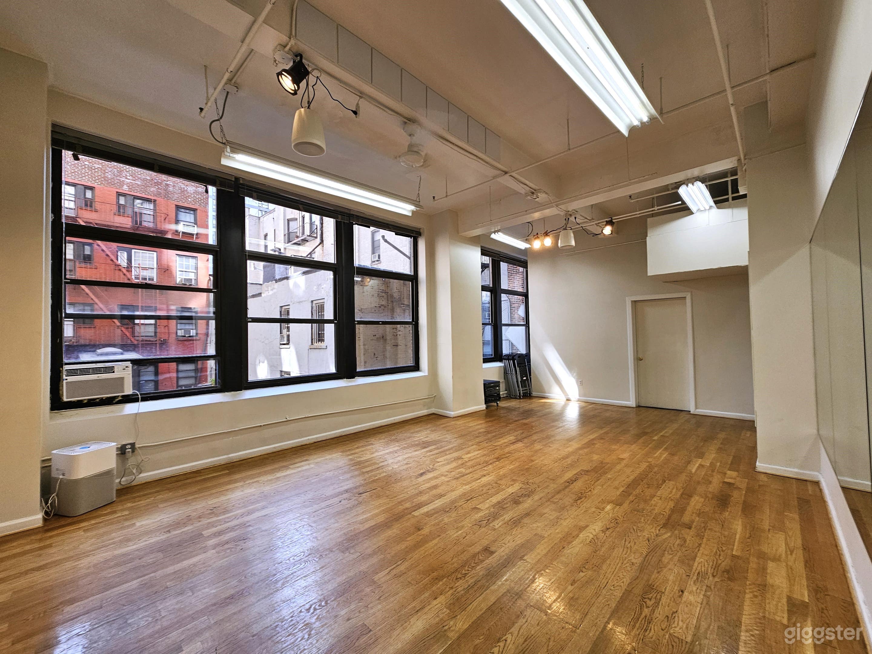 Cre8ive 1-1: Flexible Chelsea Space Photo 1