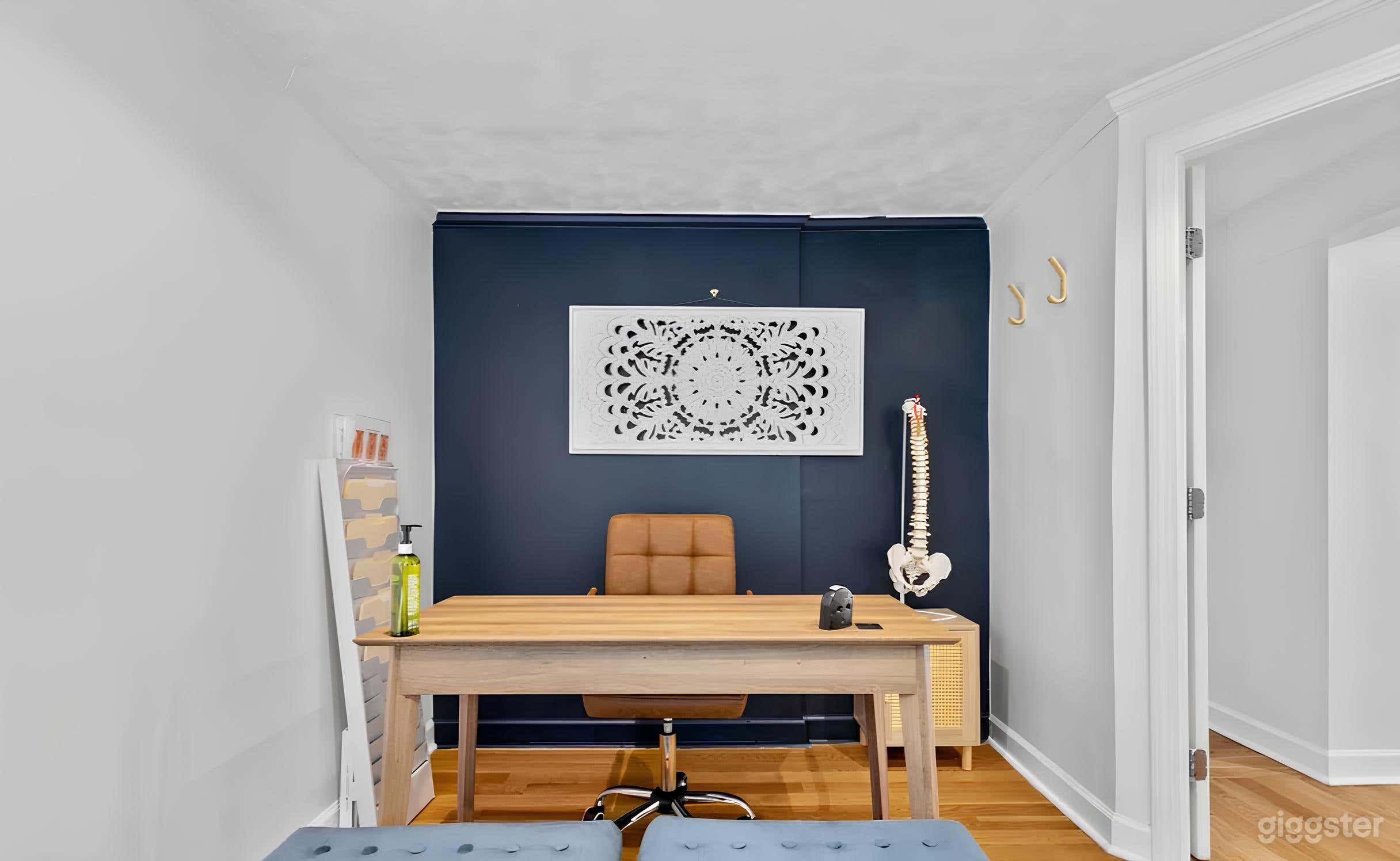 Modern Wellness & Therapy Room with Hi-Lo Table Photo 3