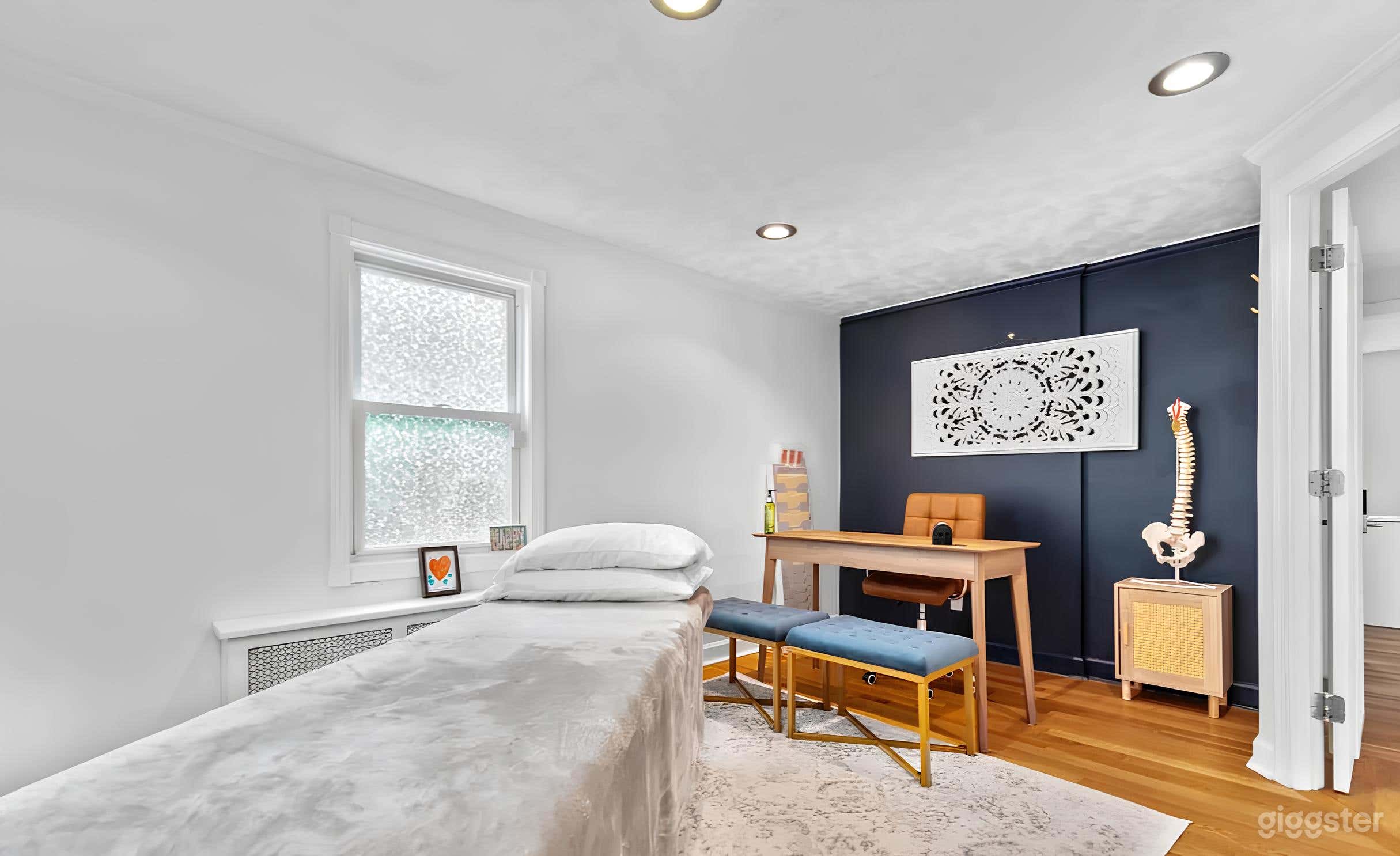 Modern Wellness & Therapy Room with Hi-Lo Table Photo 2