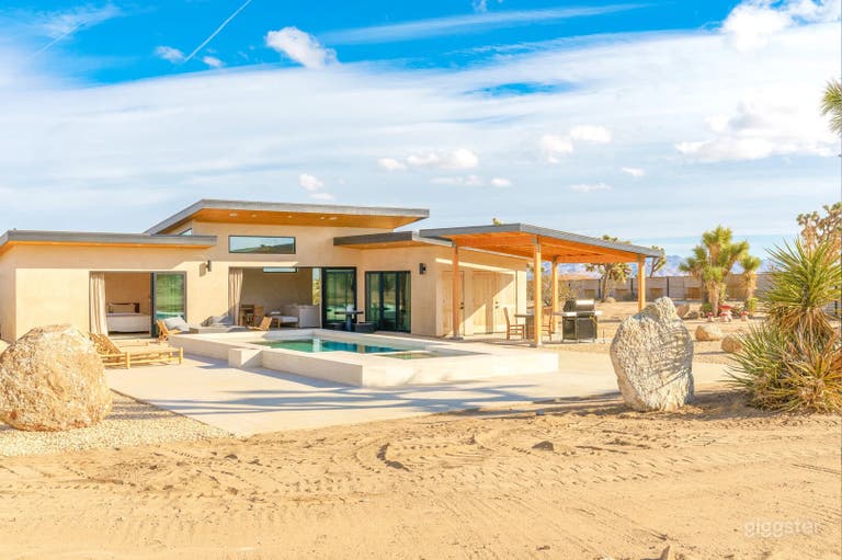  Casa Una + Casa Dua (Buyout) 