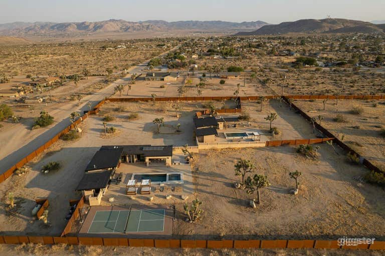  Casa Una + Casa Dua (Buyout) 