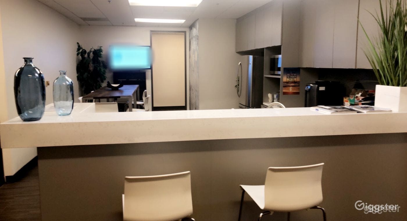 Day Office #2 Photo 4