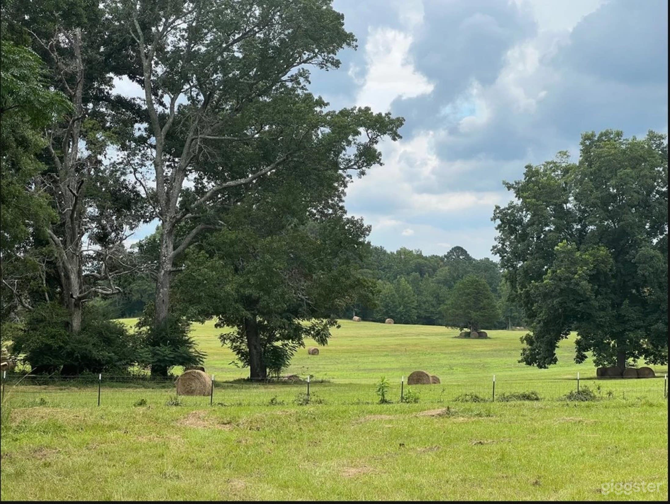 Expansive And Versatile Large Barn Photo 1