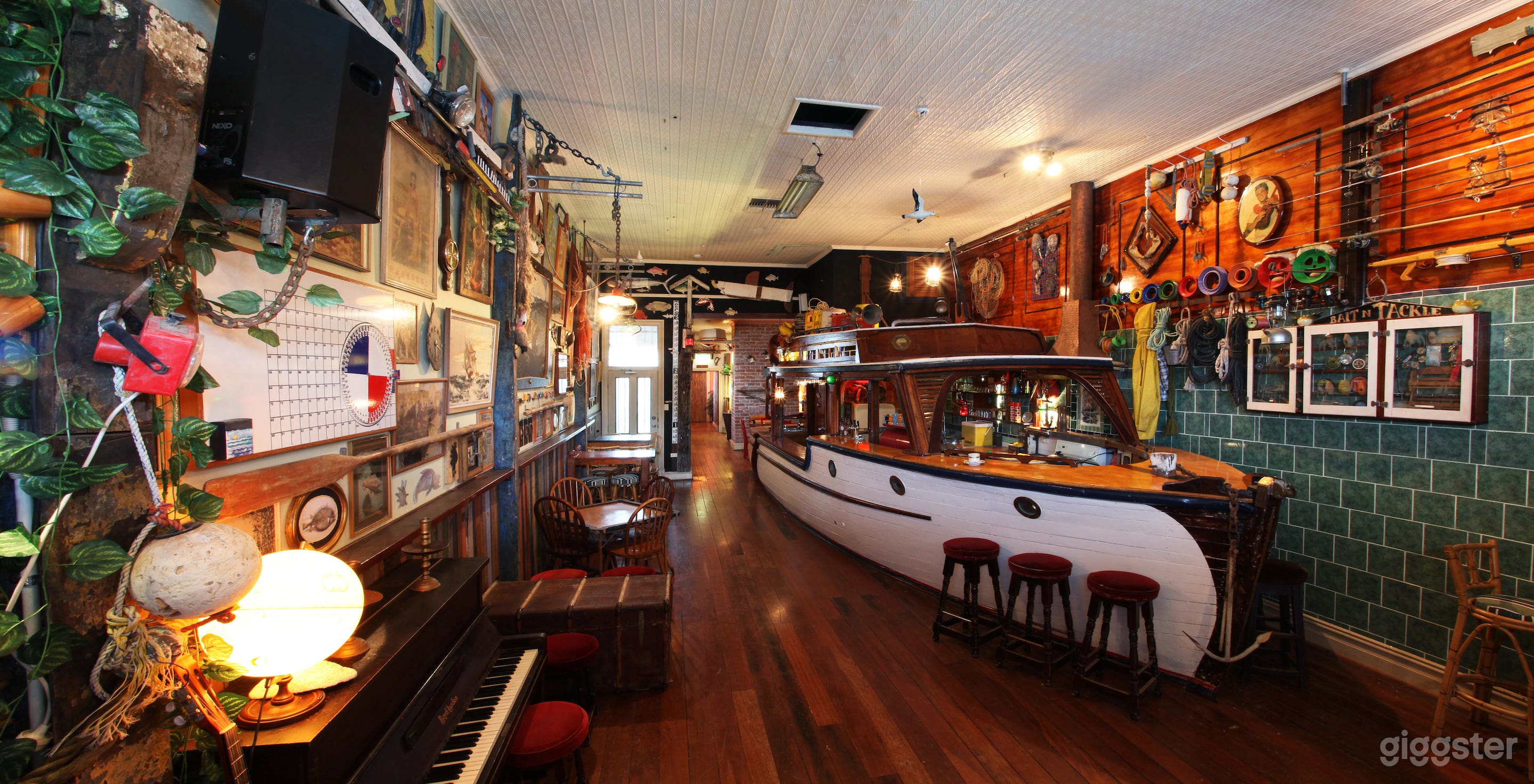 UNIQUE NAUTICAL THEMED BAR Photo 1