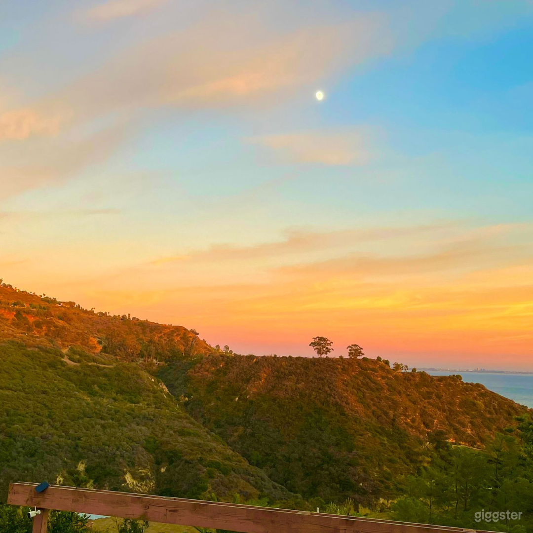 Malibu estate: mountain-ocean view, easy access  Photo 3