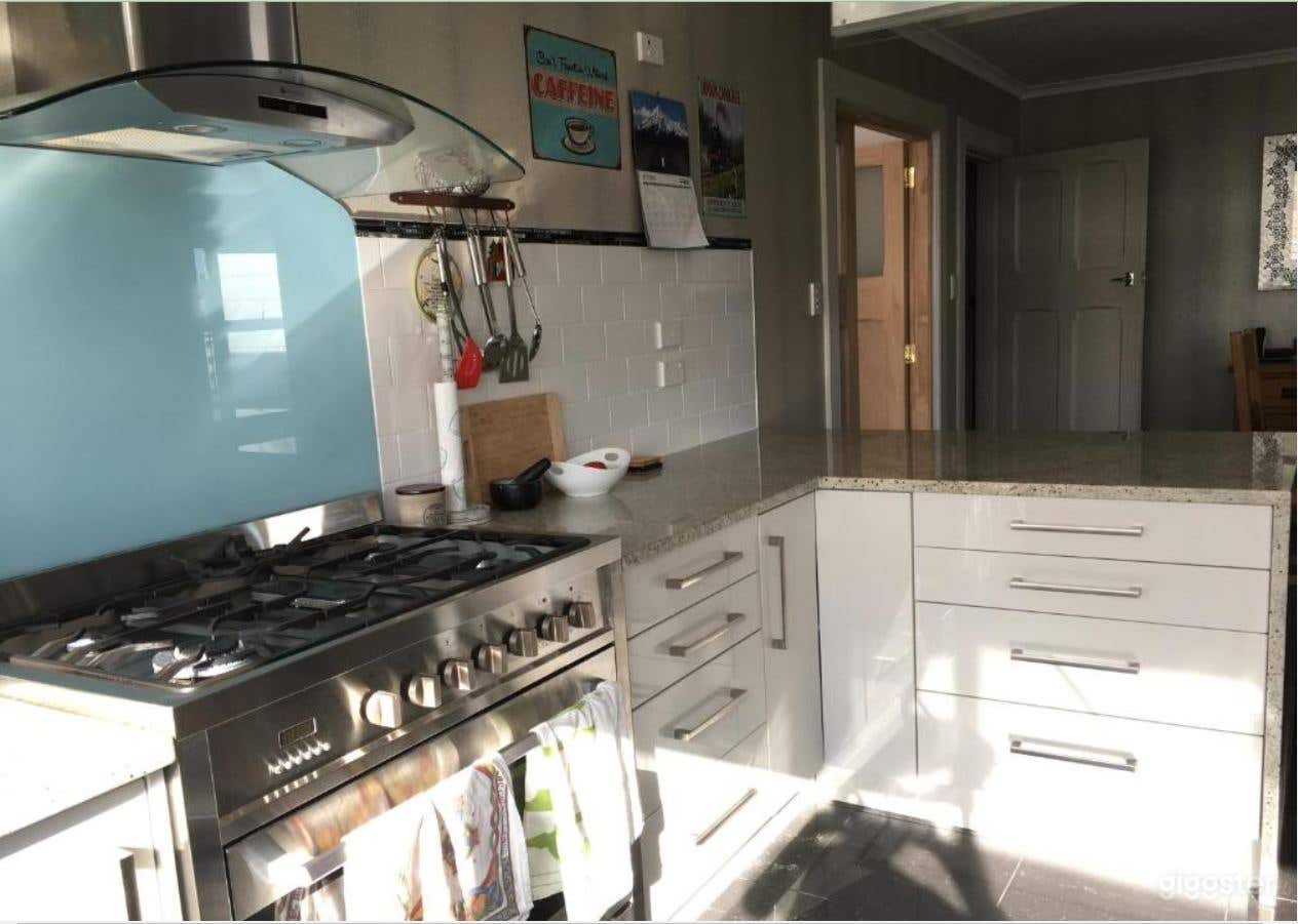 Idyllic Accomodation Located in beautiful Hawera Photo 3