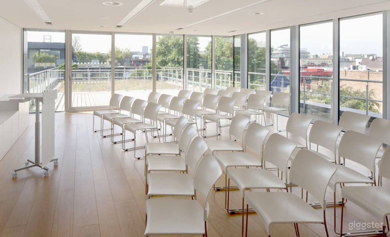 The Conference Room: Breathtaking London Skyline Views Photo 2
