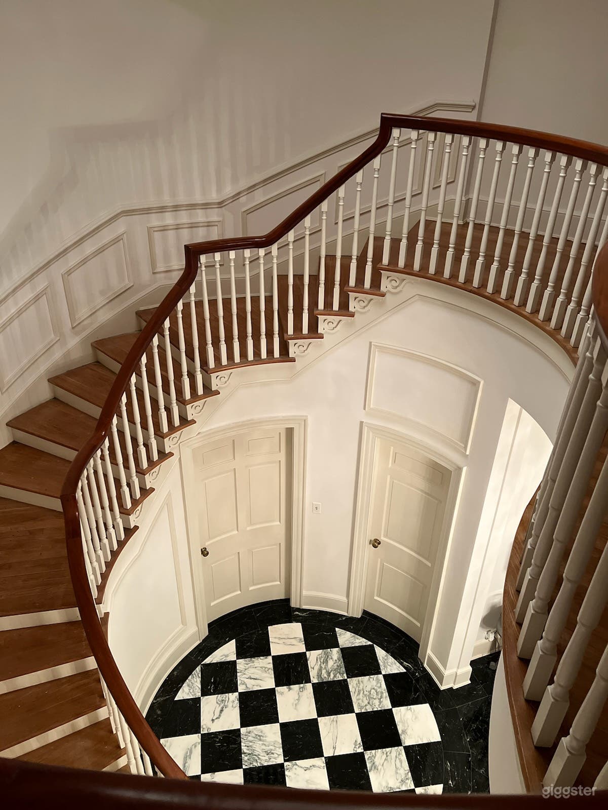 Coastal Southern Estate with Nascar races close by Photo 2