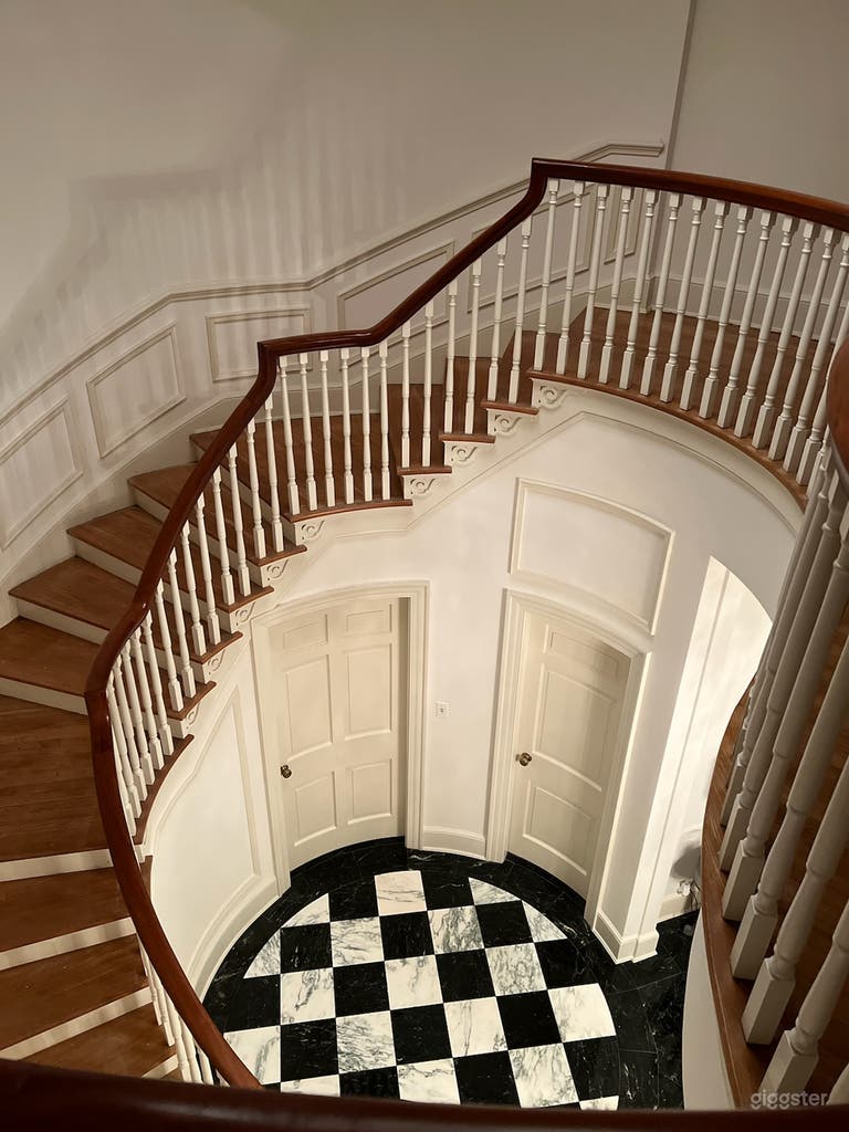  Coastal Southern Estate with Nascar races close by 