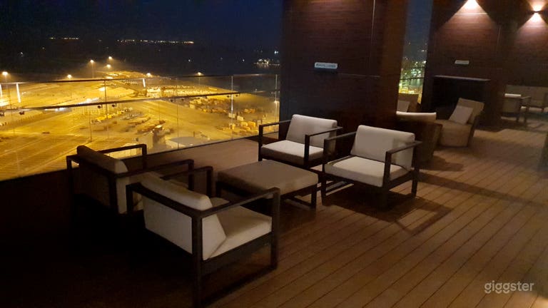  Sky Lounge 