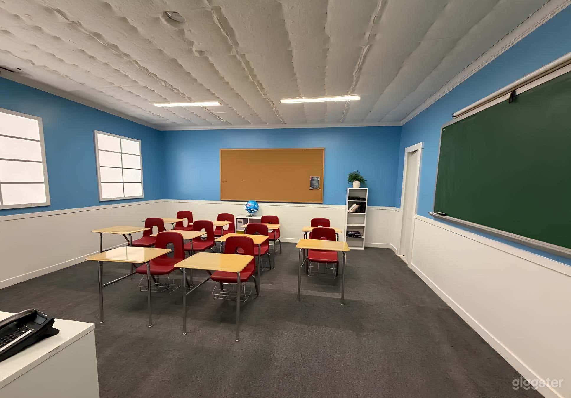 Fully designed classroom with desks Photo 2