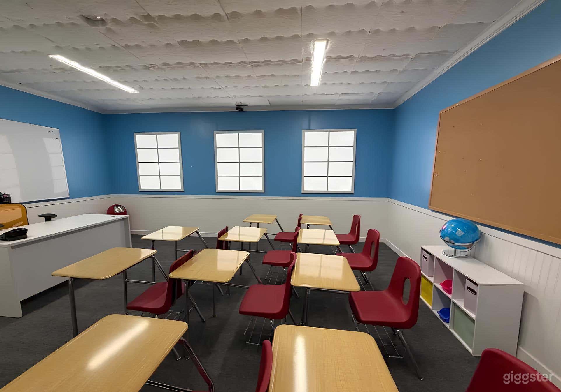 Fully designed classroom with desks Photo 3