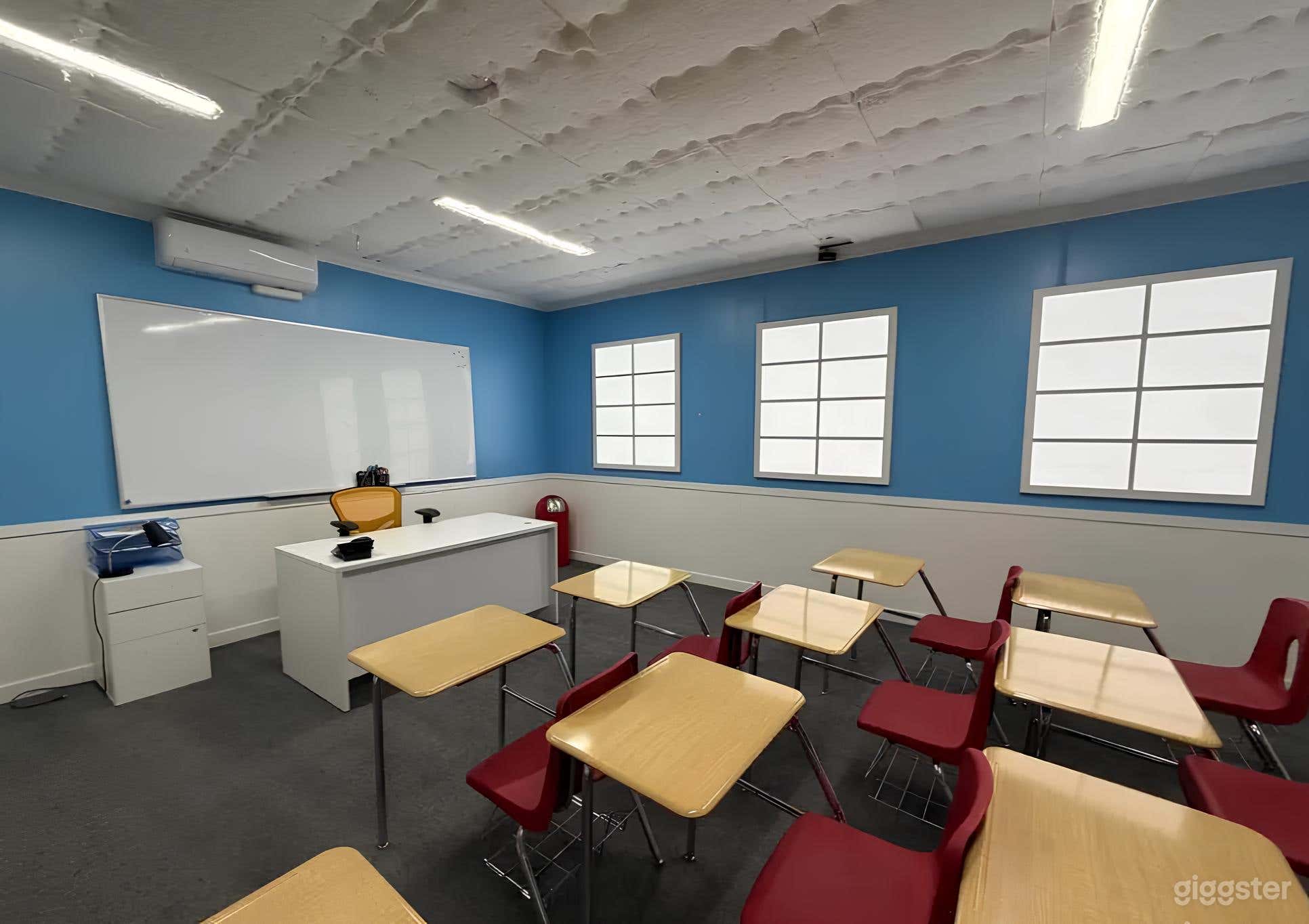 Fully designed classroom with desks Photo 4