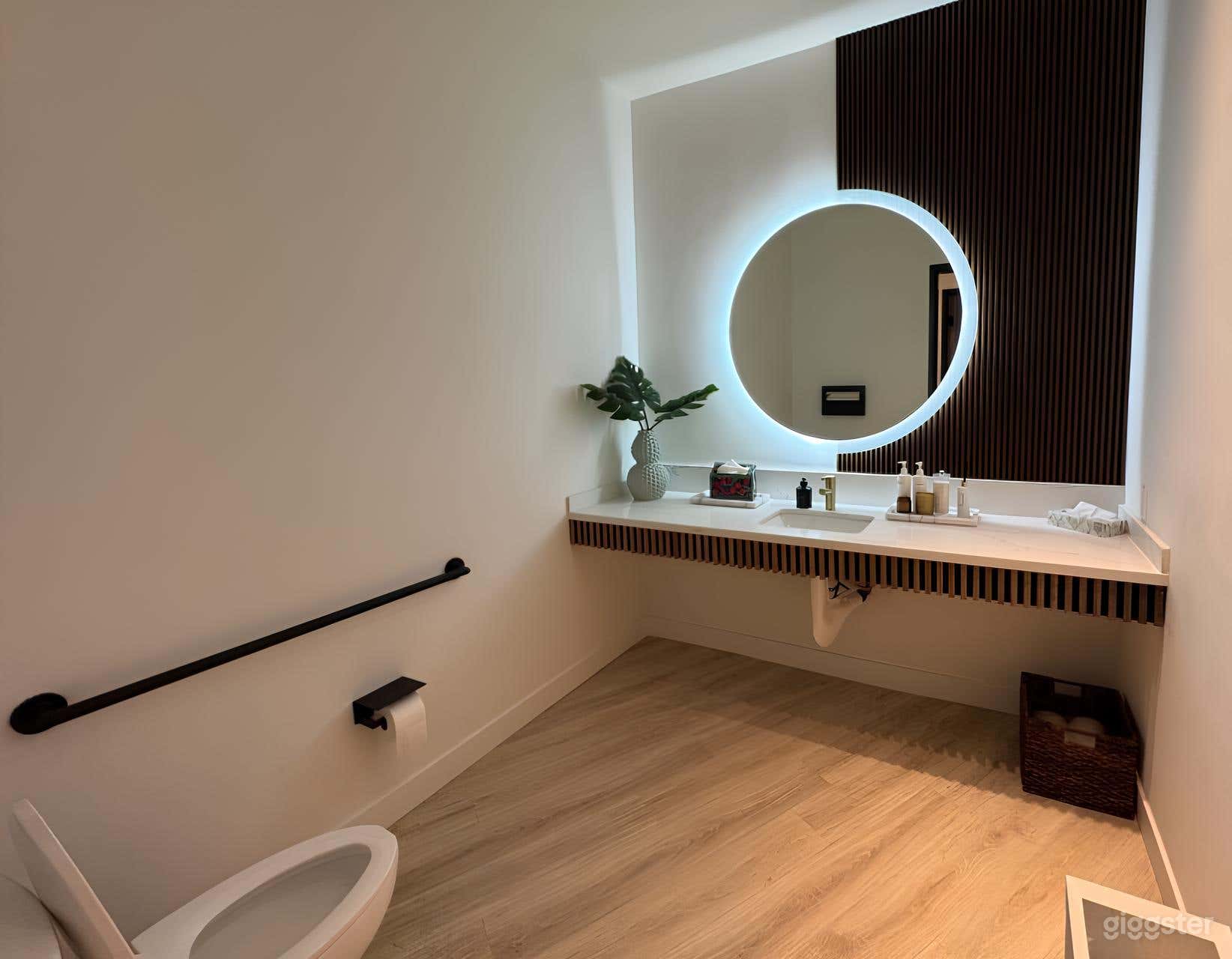 Doctor's Medical Offices for Productions Photo 4