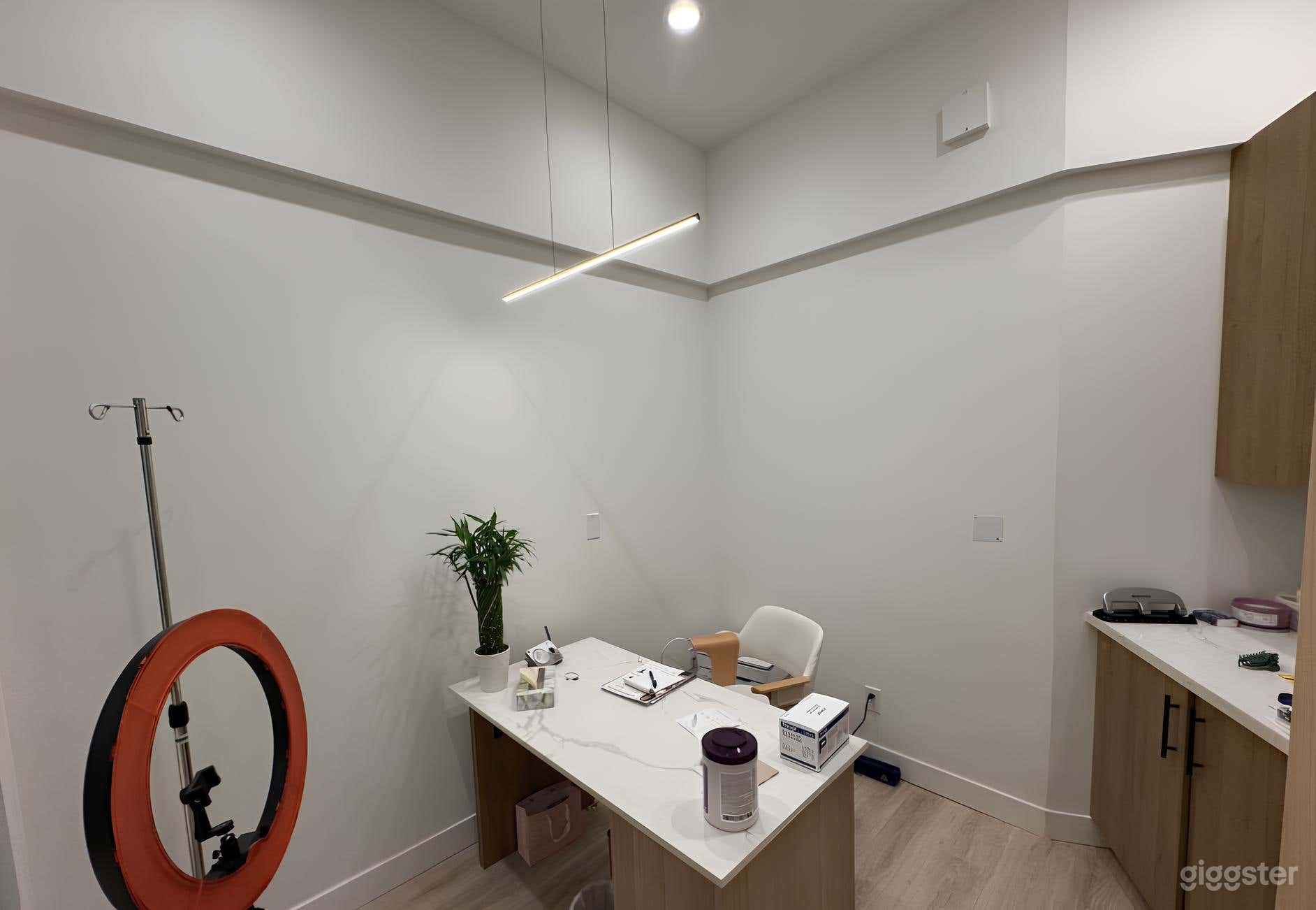 Doctor's Medical Offices for Productions Photo 1