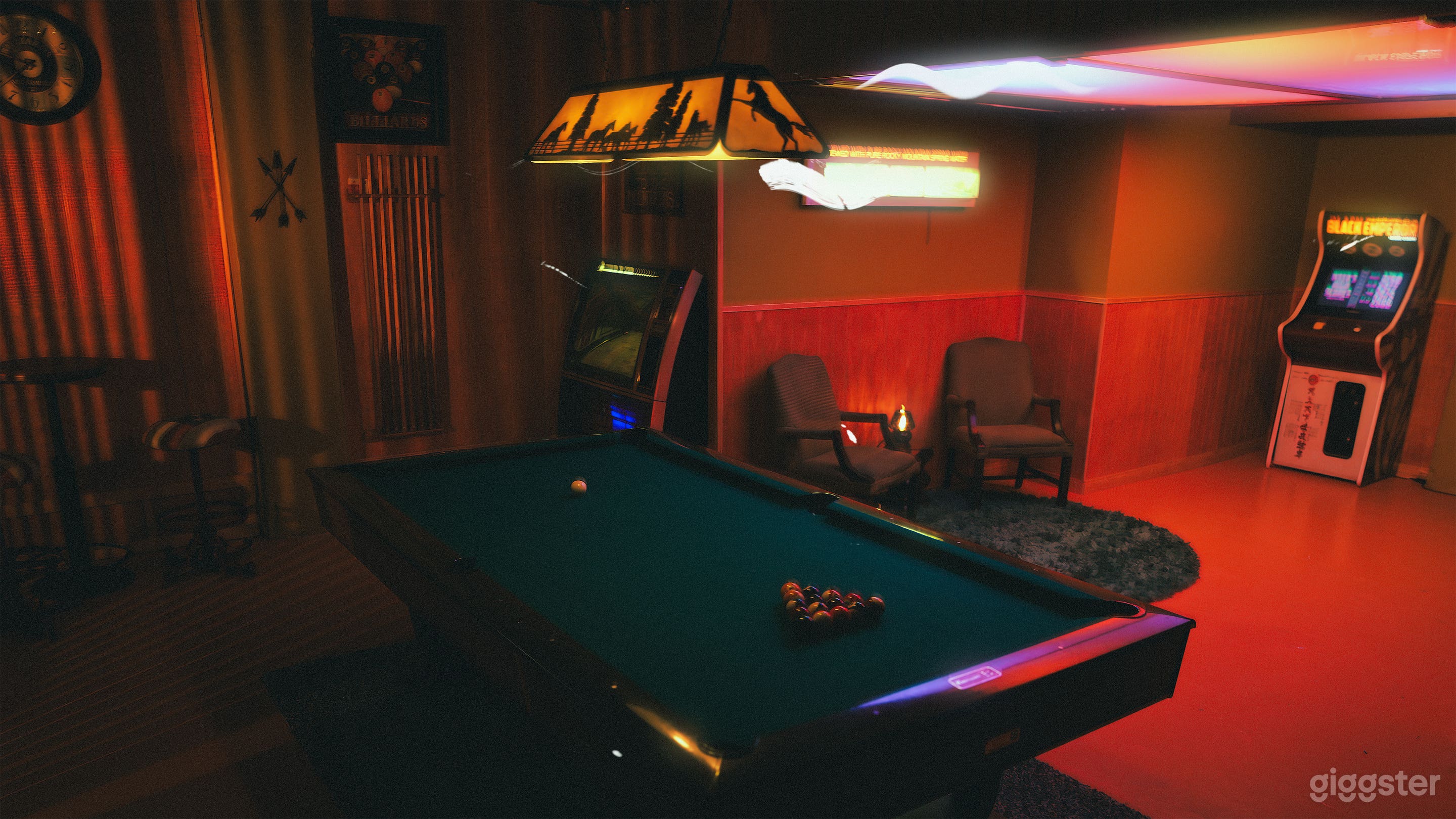 1970s Retro Basement | Arcade, Pool Table, Jukebox, Dart's Photo 2