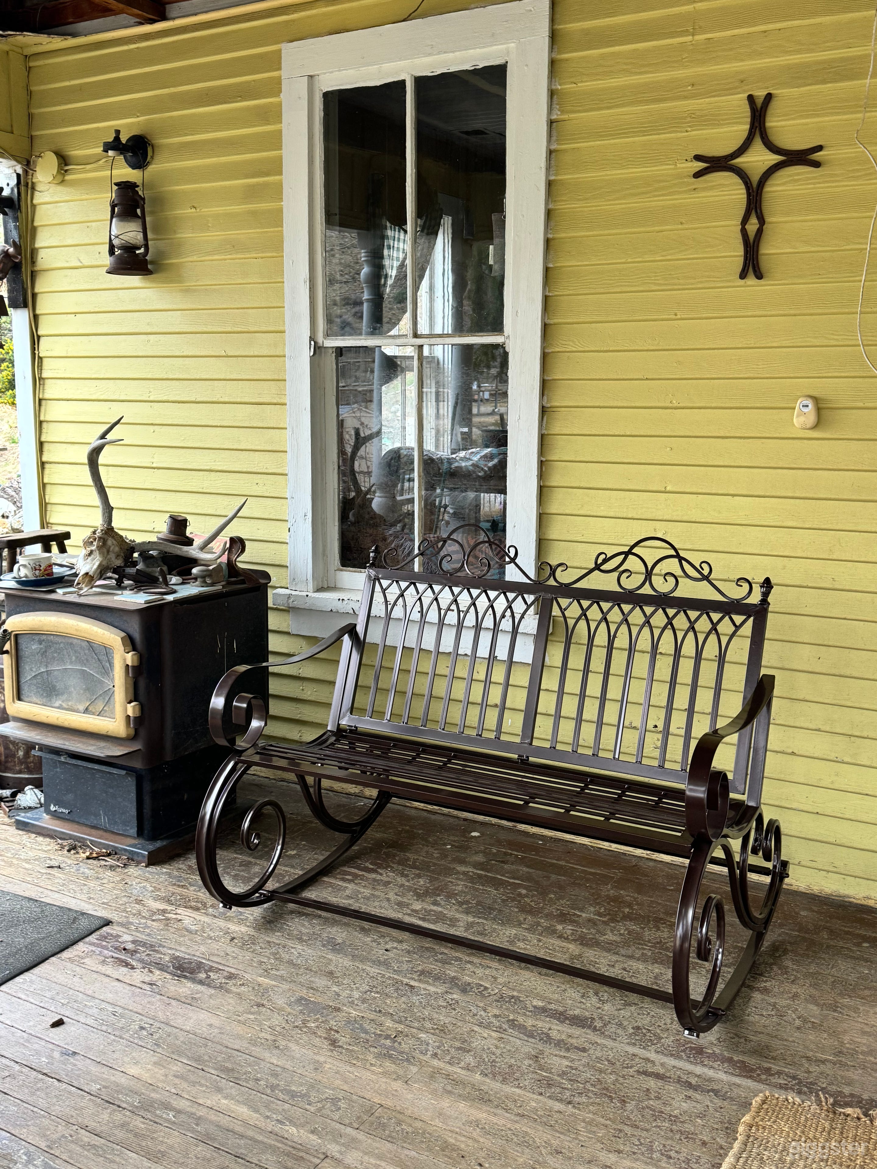 ranch with an old yellow two story ranch house Photo 3