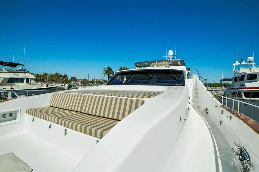 125 Ft TransWorld Luxury Mega Yacht Photo 2