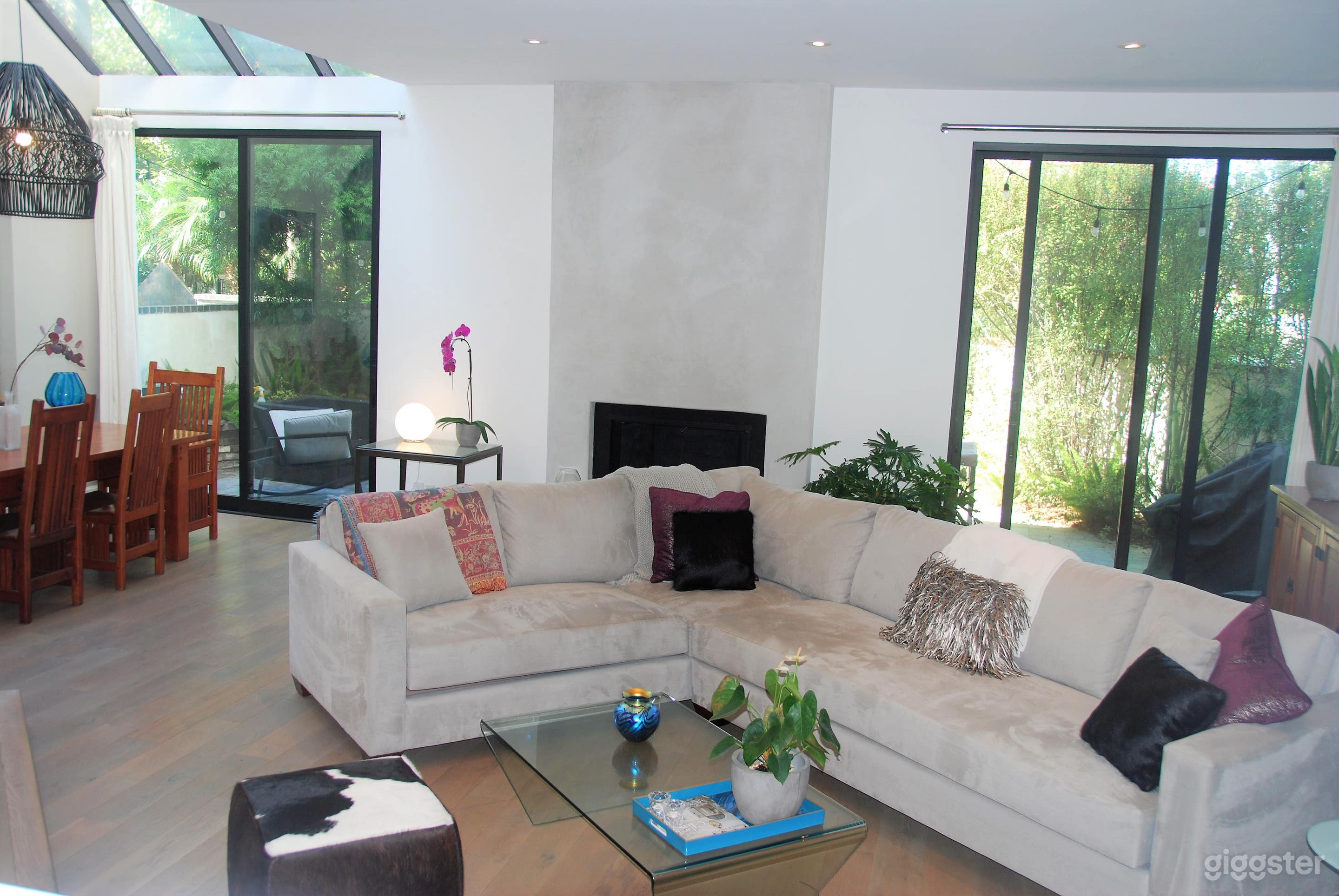 Unique, Flexible, Open Home on Mall with Big Trees Photo 1