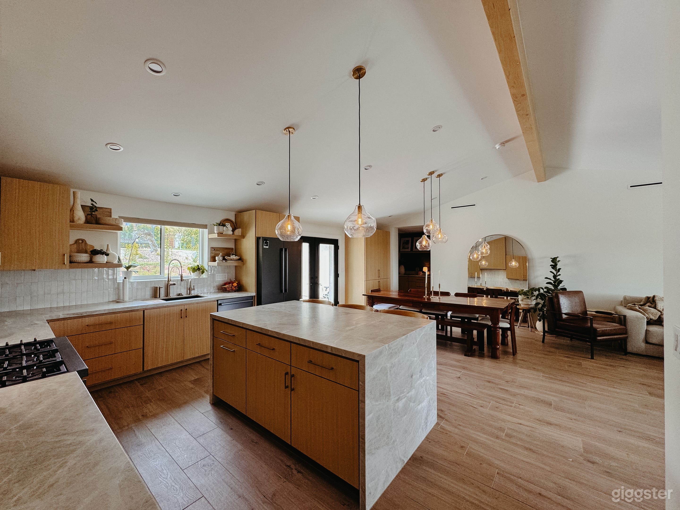 Bright Contemporary Space with Mountain Views Photo 4