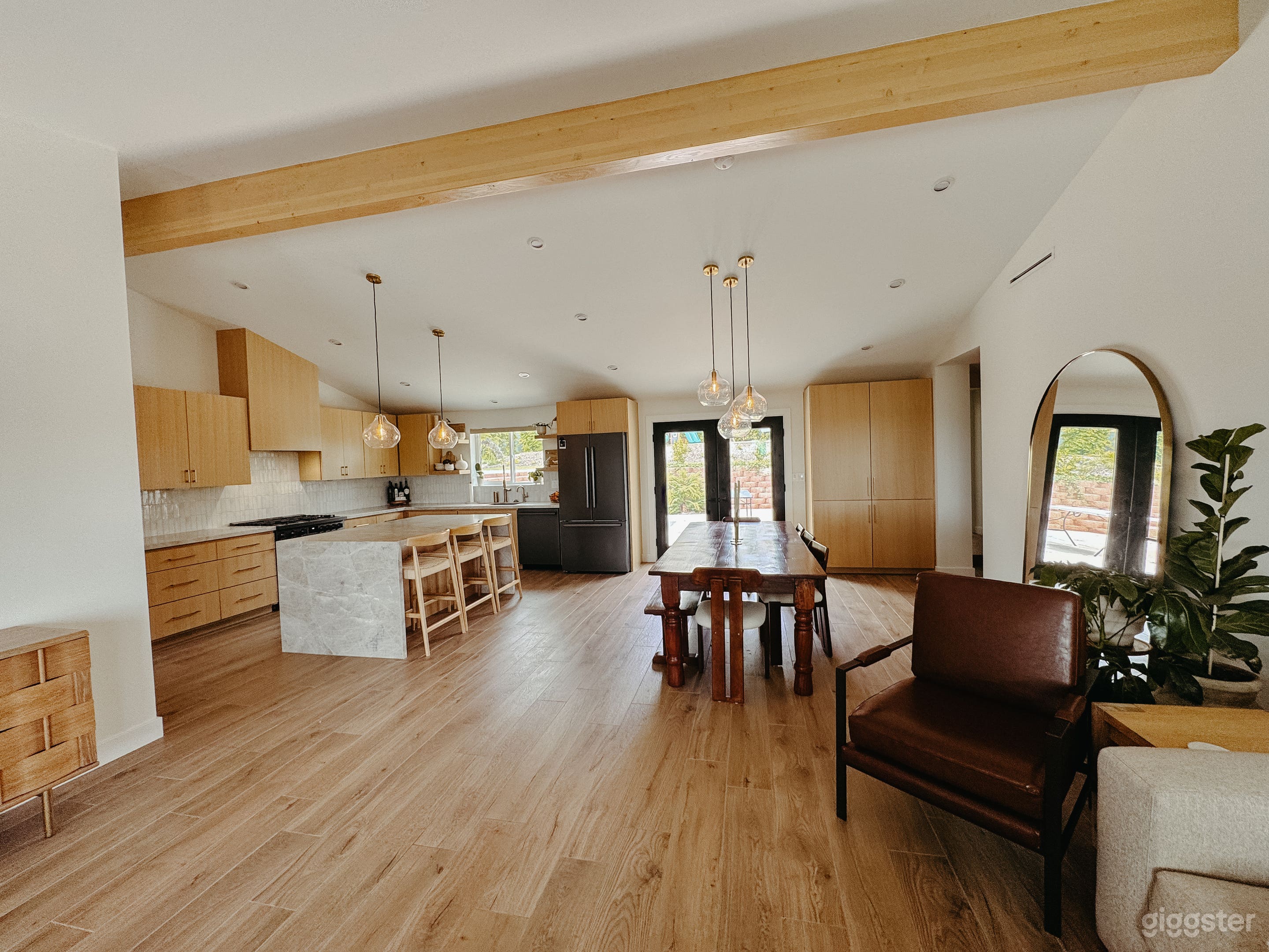 Bright Contemporary Space with Mountain Views Photo 2