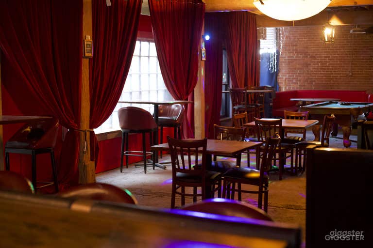  Cool Dive Bar & Restaurant 