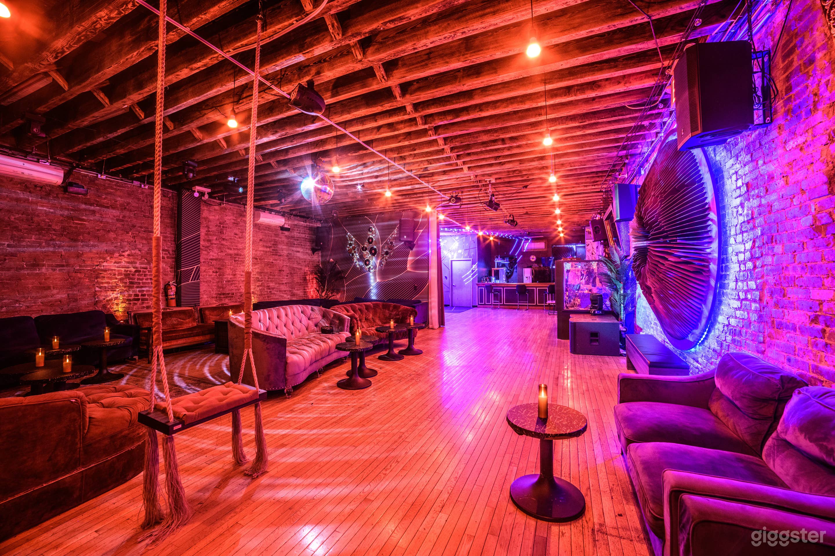 Manhattan Art Deco Loft Photo 3