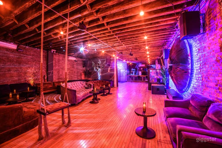  Manhattan Art Deco Loft 