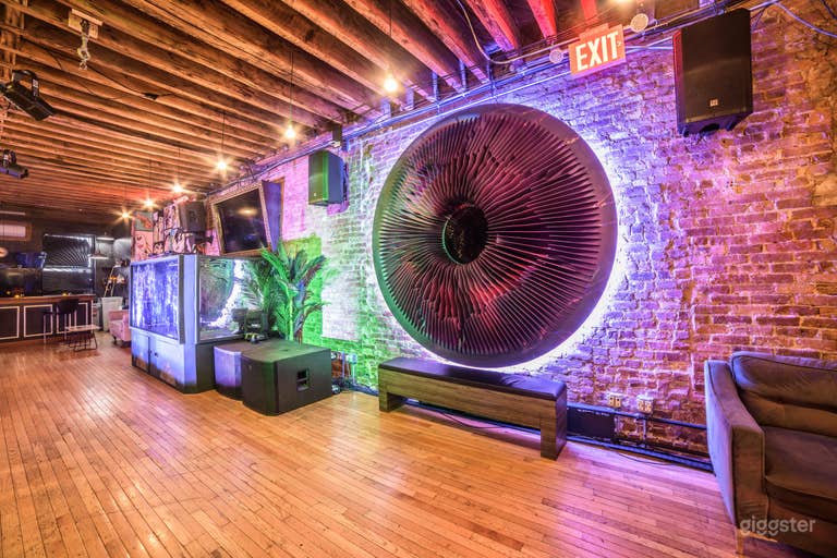  Manhattan Art Deco Loft 