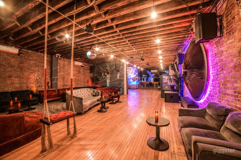  Manhattan Art Deco Loft 