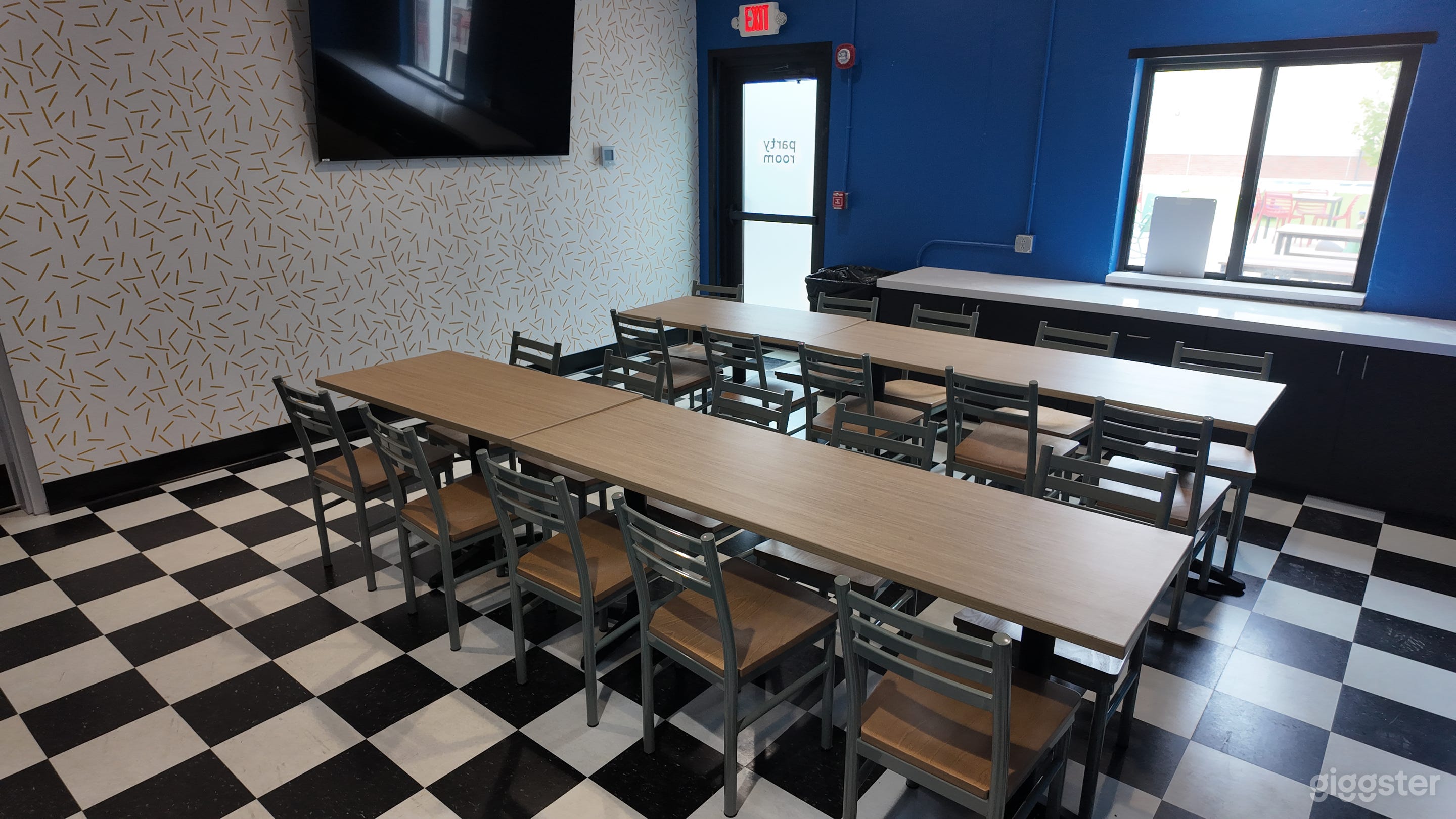 Versatile Event, Dining, and Entertainment Space Photo 3