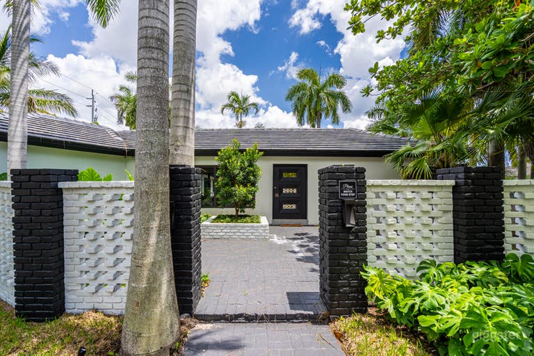  Waterfront Luxy Home at Fort Lauderdale 