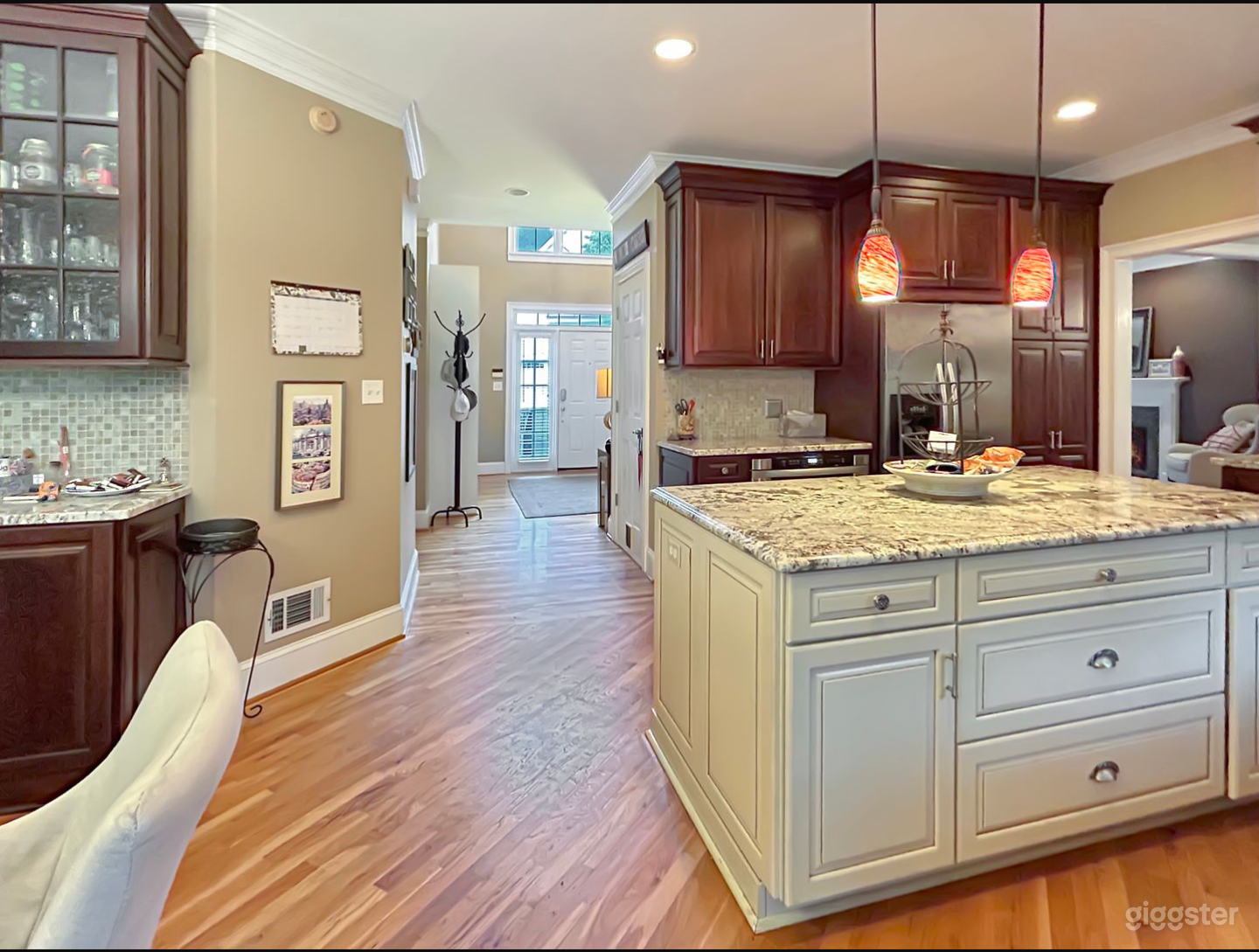 BROOKHAVEN HOUSE UTOPIA Photo 3