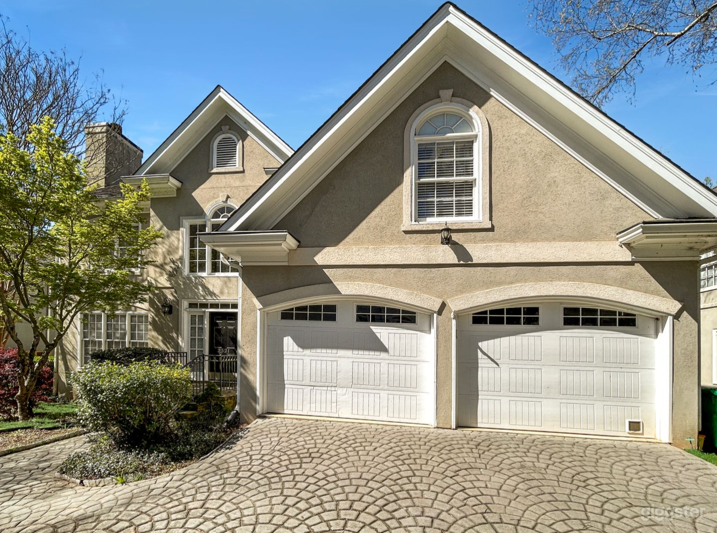 BROOKHAVEN HOUSE UTOPIA Photo 1