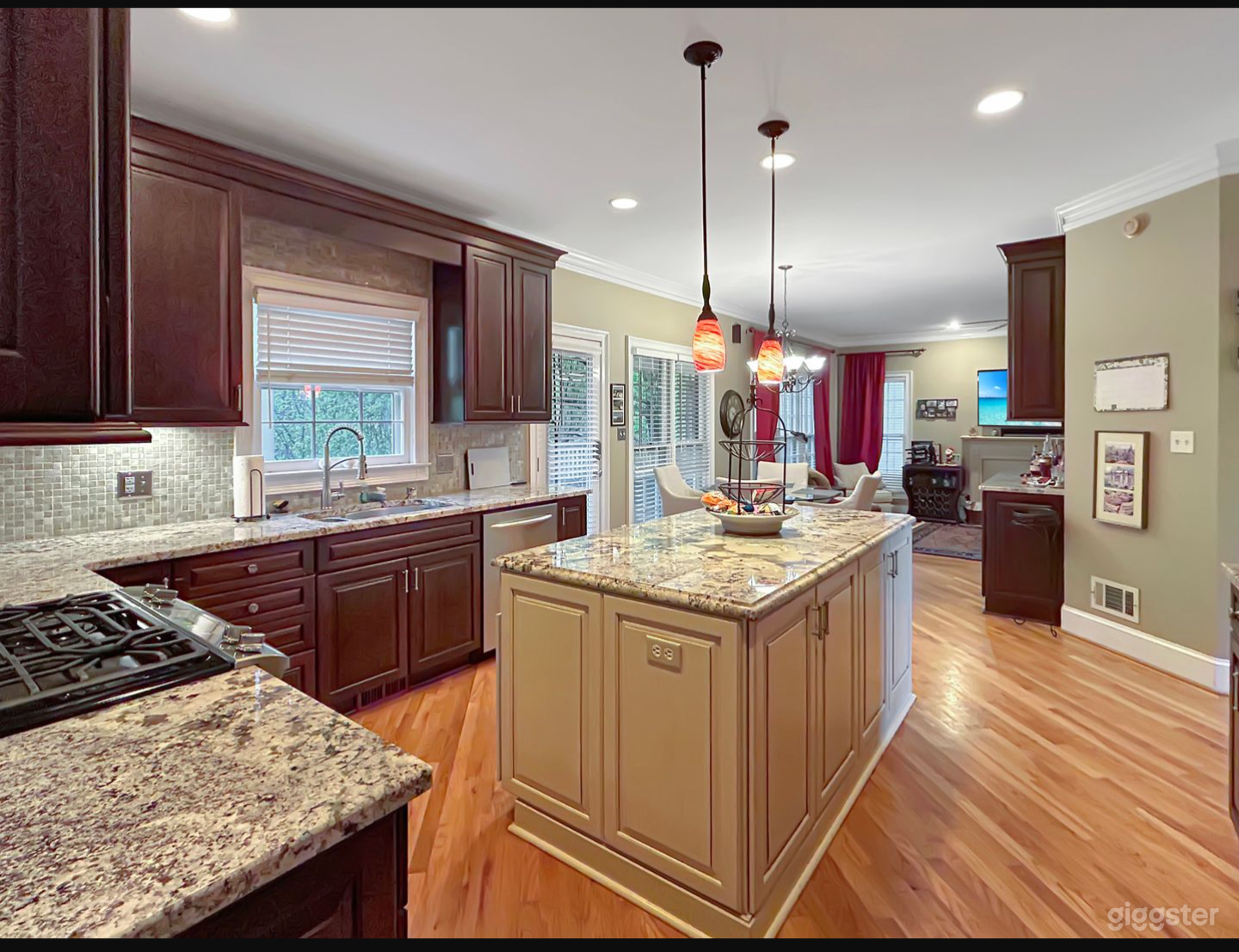 BROOKHAVEN HOUSE UTOPIA Photo 4