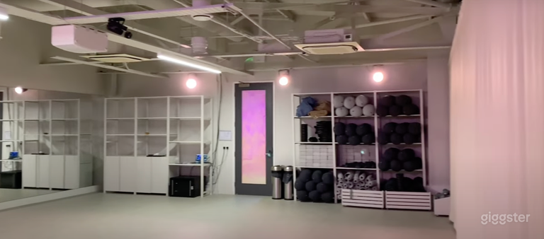   Studio 6 -  The Light Studio  