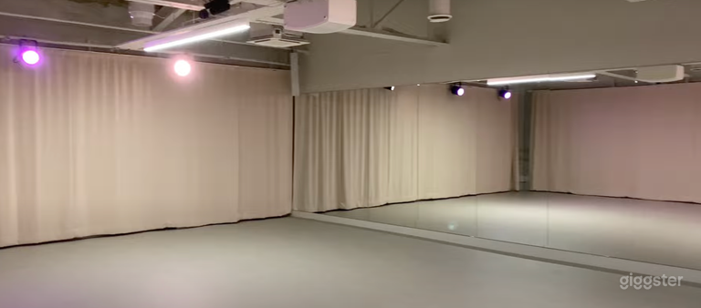   Studio 6 -  The Light Studio  