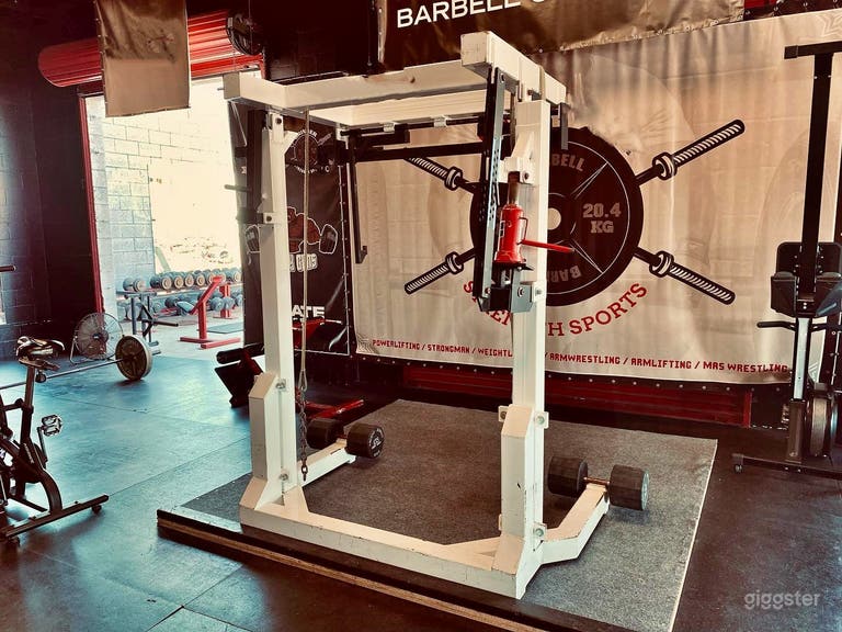  Industrial Style Gym Space for Production 